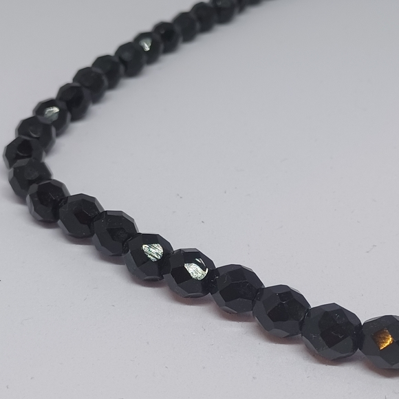 *Bundle for FREE* Black, faceted bead necklace - Picture 3 of 3